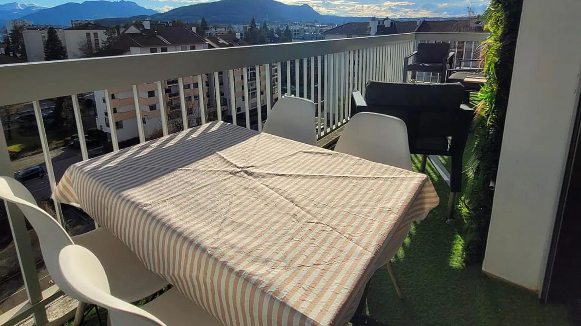 Panorama Stay, Pool, Balcony And Mountain View Annecy 0*,  Frankrijk